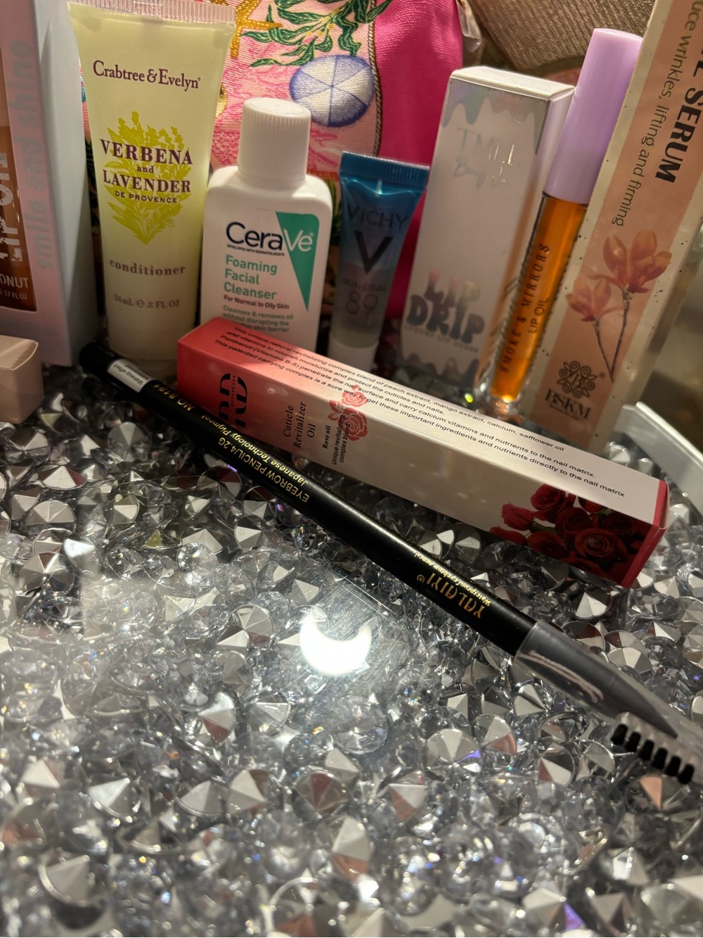 Assorted Women’s Makeup & Skincare 17pc - Picture 7 of 8